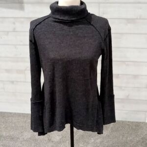 Free People charcoal gray long sleeve turtle neck split back sweater size small